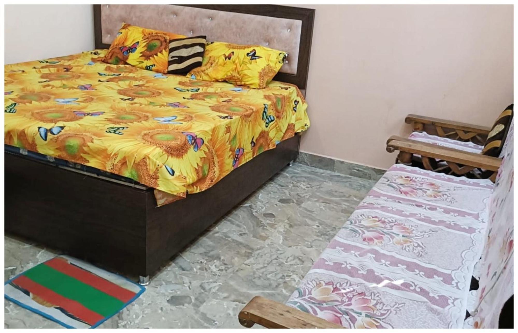 Hotel Aparna Grand Near Ram Janam Bhoomi And Temple - Fully Air Conditioned - Free Wifi Available - Best Budget Hotel In Ayodhya Exterior foto